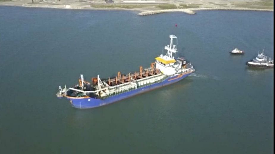 Llega enorme embarcación a costas Tabasqueñas para dragar la desembocadura del río Grijalva