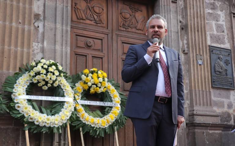 Ramírez Bedolla se encuentra con comunidad nicolaita