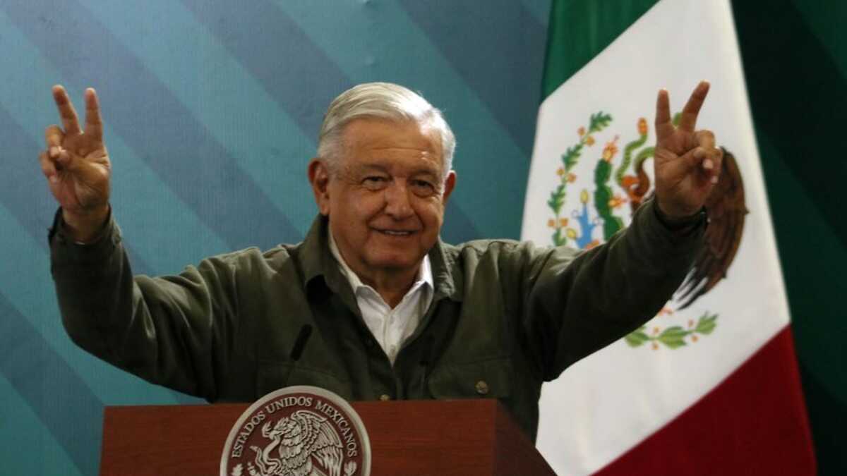 Reforma eléctrica conviene a empresarios: AMLO