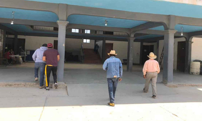 CNTE Michoacán bloquea avenida La Huerta en Morelia