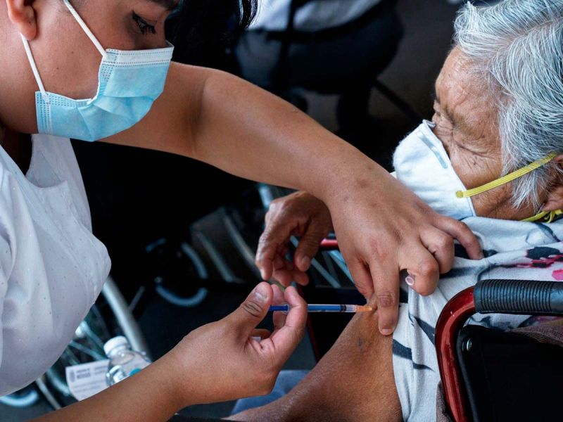 ¿Qué requisitos piden para la vacuna de refuerzo contra covid-19?