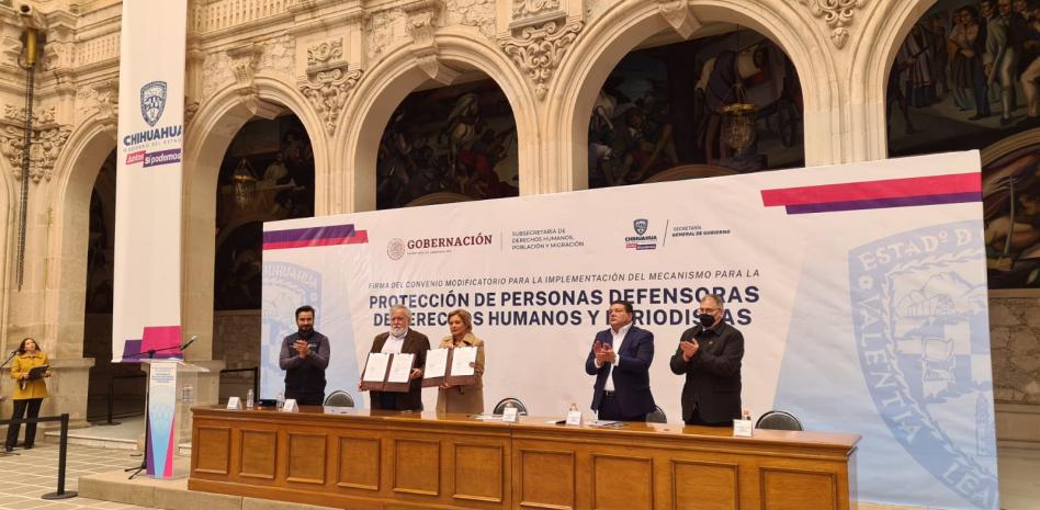 Alejandro Encinas llama los órdenes de gobierno a defender la libertad de expresión y los derechos humanos