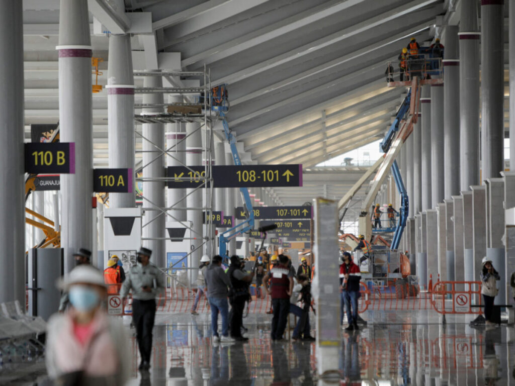 AMLO pide a aerolíneas aumentar operaciones en el AIFA