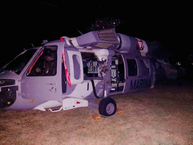 Falla mecánica en helicóptero de la Marina provoca aterrizaje forzoso