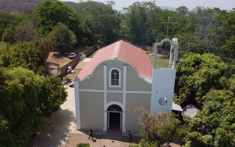 Parroquia de Apatzingán recibe a decenas de refugiados