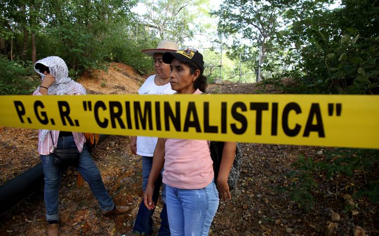 Encuentran 132 osamentas en fosa clandestina de Tacámbaro