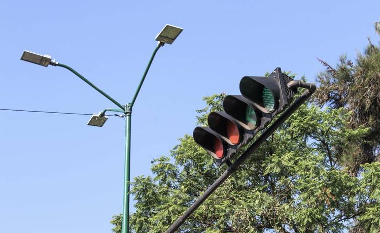 Aún por actualizar el 46 por ciento de los semáforos de Morelia: Sedum