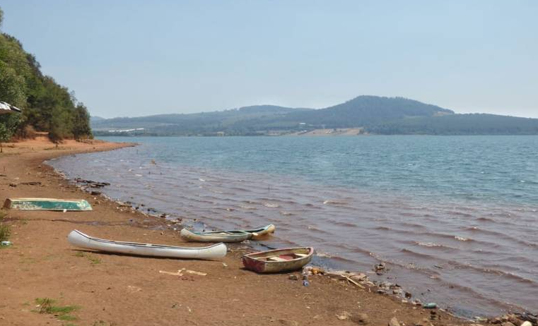 Lago de Zirahuén pierde un metro de profundidad