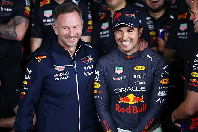 Christian Horner no ve a Sainz como prioridad: «Es el asiento de Checo Pérez»