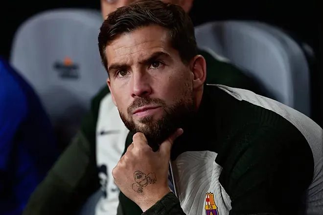 La policía protege a los jugadores del Barça tras lo ocurrido entre Íñigo Martínez y un tiktoker