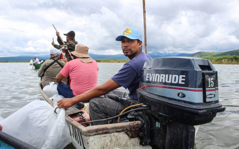 Darán empleos temporales a pescadores y artesanas de Cuitzeo