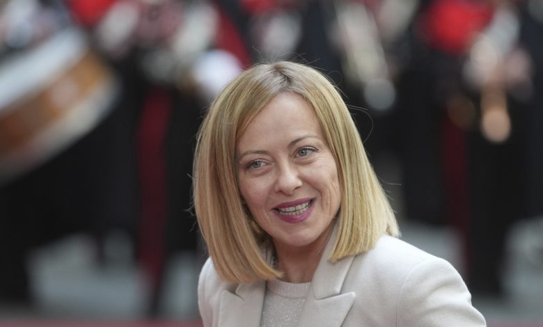 Meloni visita al papa en el hospital, dice que él está recuperándose