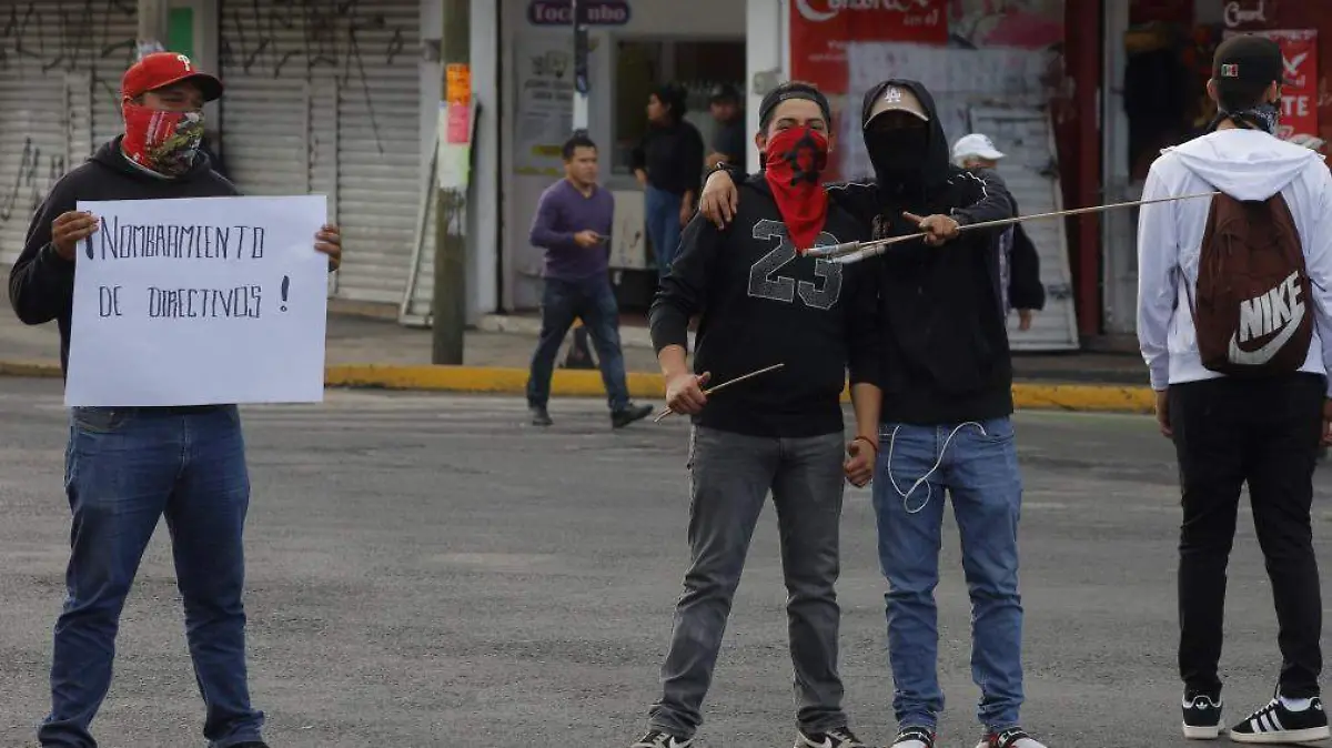 Caos y 12 normalistas detenidos; el recuento de las manifestaciones estudiantiles en Morelia