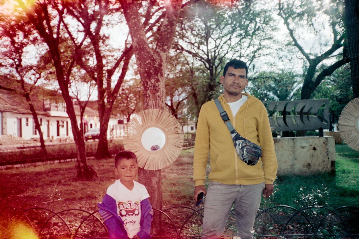 “Flor Aprile desvela en *Lo nítido miente* cómo el territorio transforma la imagen”