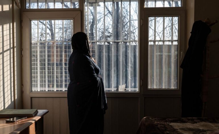 Afganistán: la vida de las mujeres bajo un régimen de control absoluto